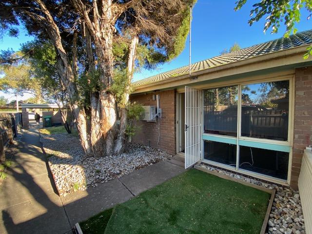 2/4 Vera St, Werribee, VIC 3030