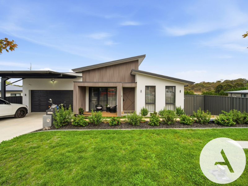 19 Mccauley Ave, Googong, NSW 2620