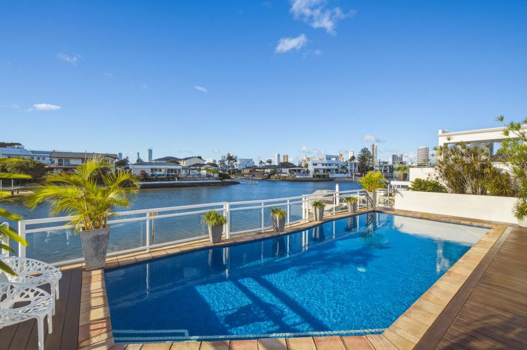 52 Clear Island Rd, Broadbeach Waters, QLD 4218