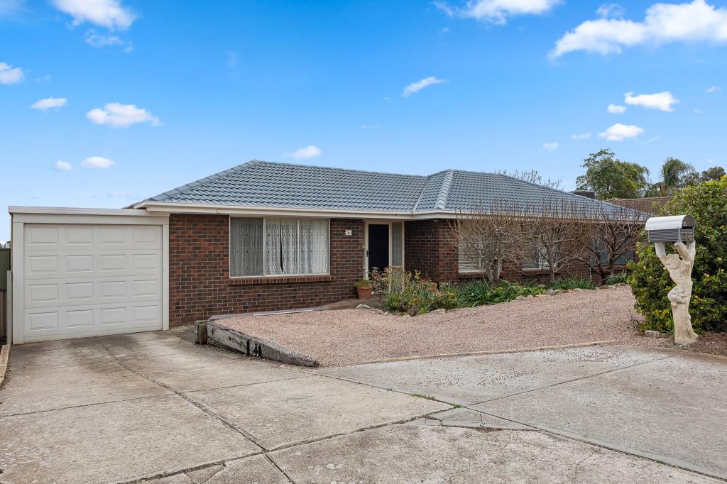 24 Gooronga Dr, Craigmore, SA 5114