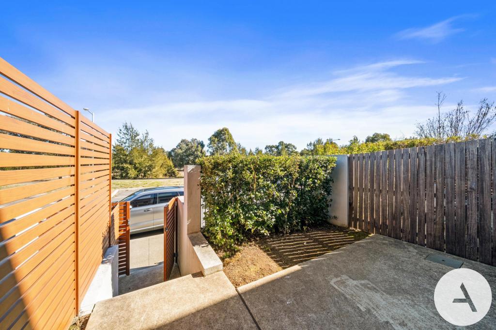 10/20 Clare Burton Cres, Franklin, ACT 2913
