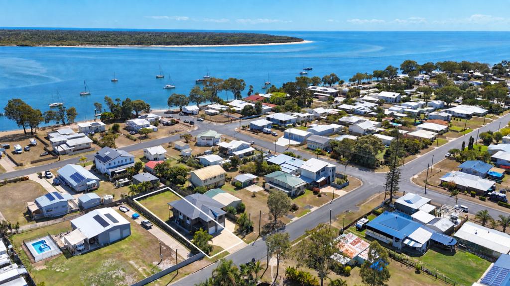 1/6 Howard St, Burrum Heads, QLD 4659