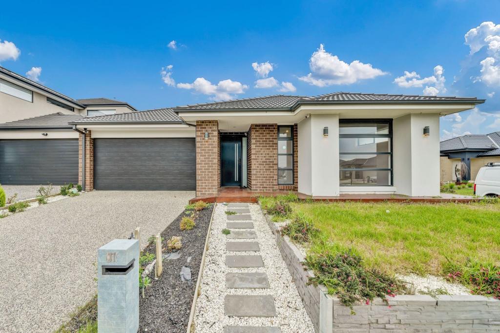 11 Mountjoy Cct, Clyde North, VIC 3978