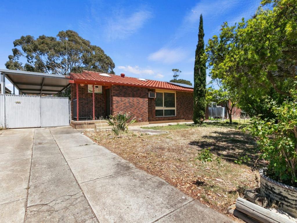 12 Finian Rd, Christie Downs, SA 5164