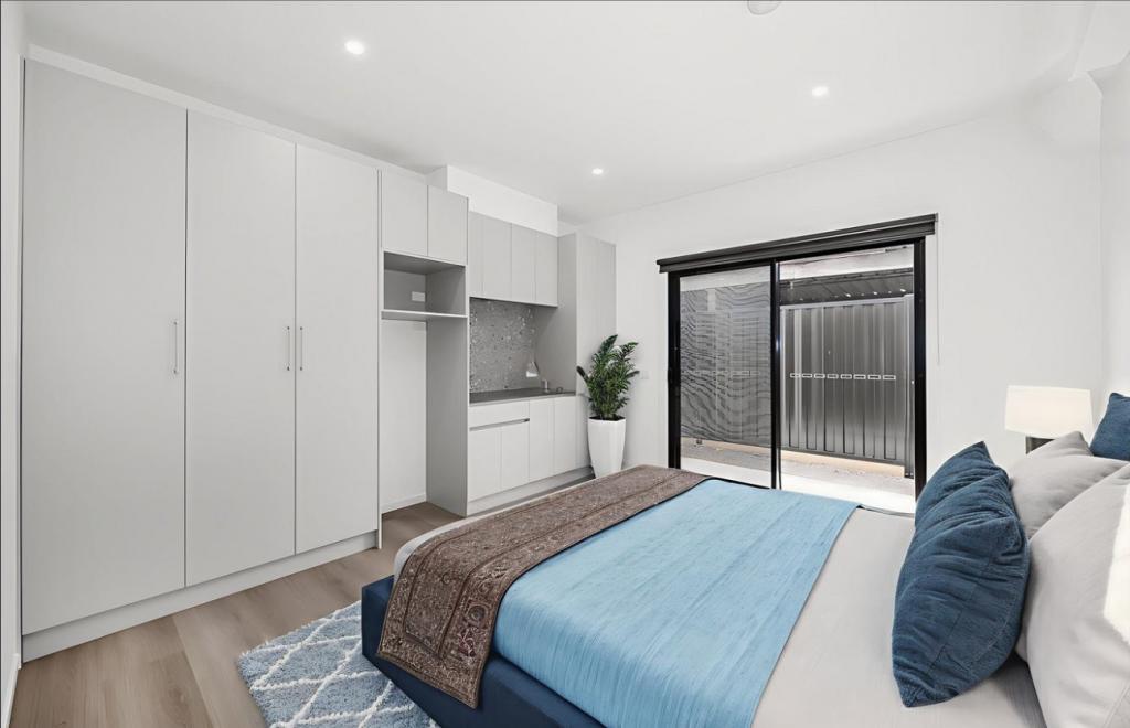 1 Porter St, Melton South, VIC 3338