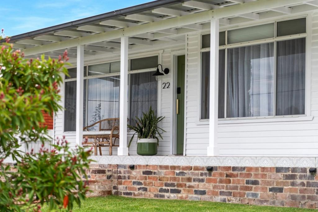 22 Normandie Pl, Unanderra, NSW 2526