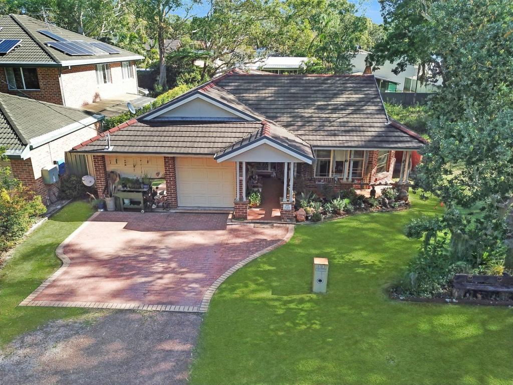 33 Dolphin Ave, Hawks Nest, NSW 2324