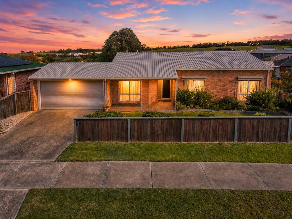 6 STIRLING DR, LAKES ENTRANCE, VIC 3909