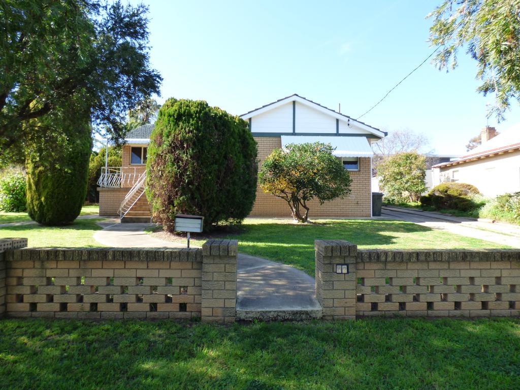 12 Warraderry St, Grenfell, NSW 2810
