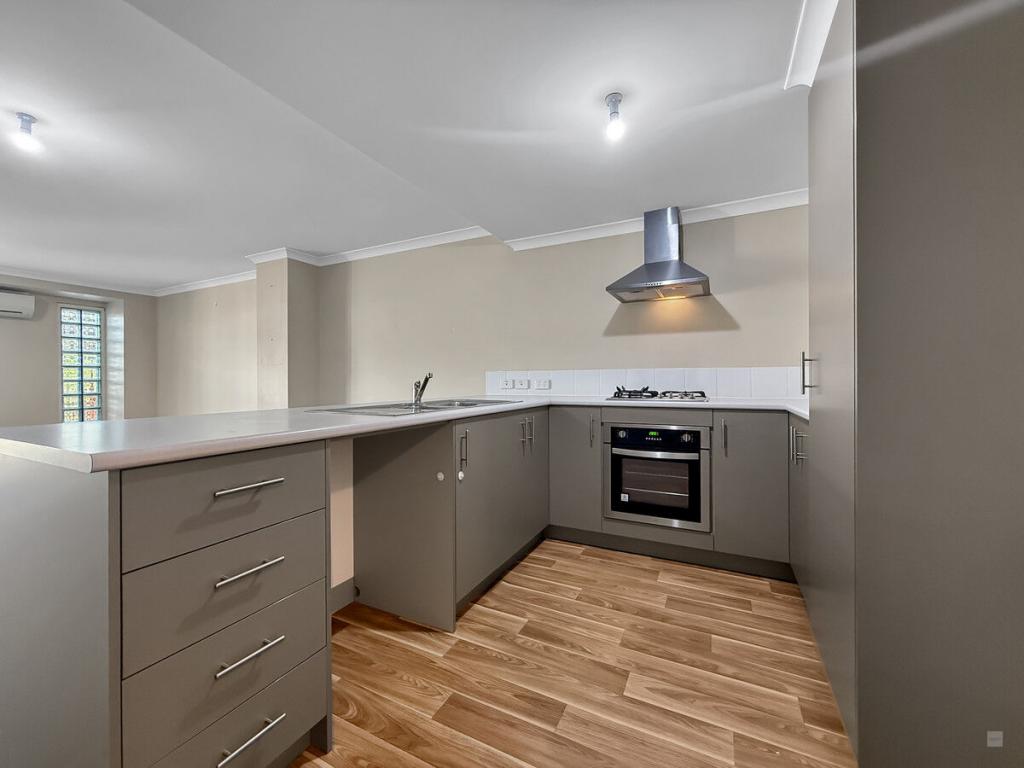 1/18 Cottage St, Mandurah, WA 6210