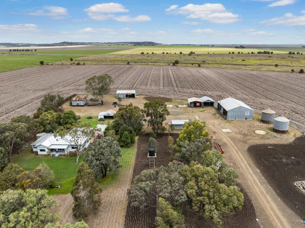 103 HUTCHISON RD, MOUNT TYSON, QLD 4356