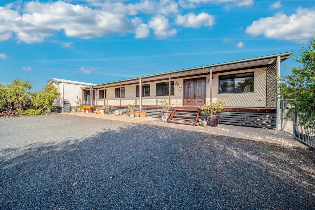14 Rodeo Ct, Emerald, QLD 4720