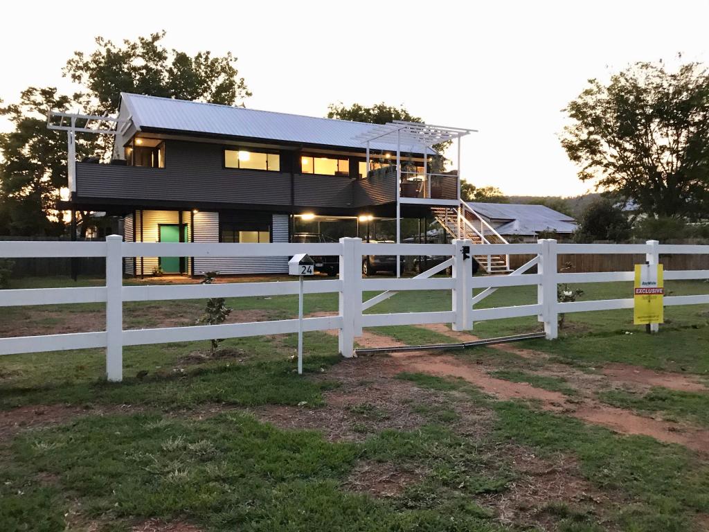 24 FRANCIS TCE, ESK, QLD 4312