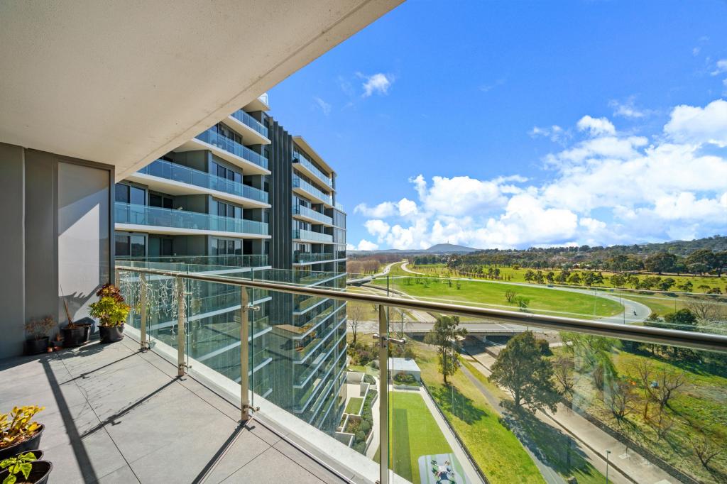 204/15 IRVING ST, PHILLIP, ACT 2606