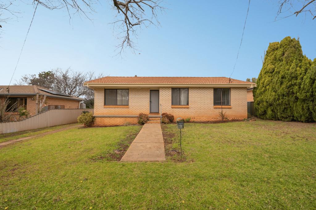 9 Barton St, Parkes, NSW 2870