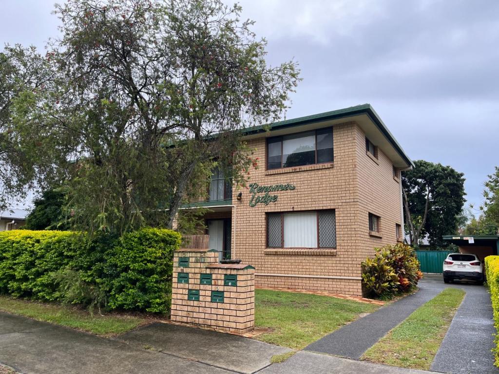 4/11 Brett Ave, Labrador, QLD 4215