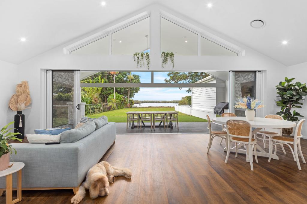 7 Marine Ct, Jacobs Well, QLD 4208
