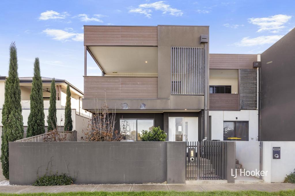 35 Aquatic Dr, Werribee South, VIC 3030