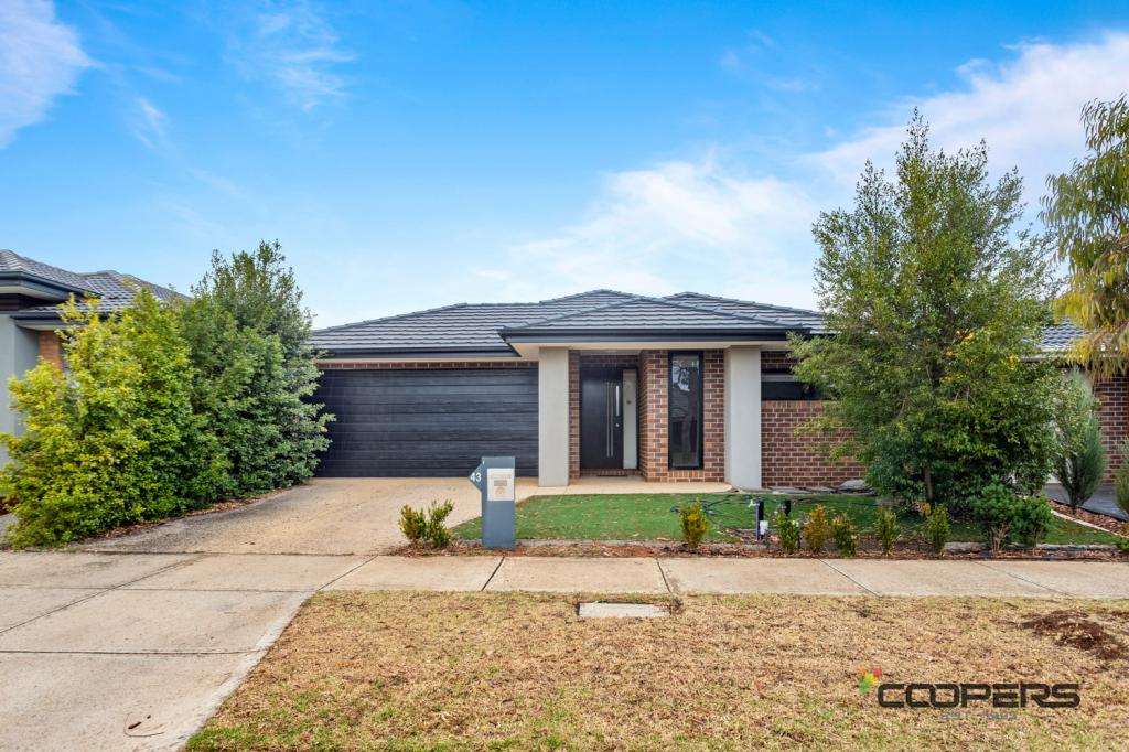 43 MARACANA CCT, STRATHTULLOH, VIC 3338