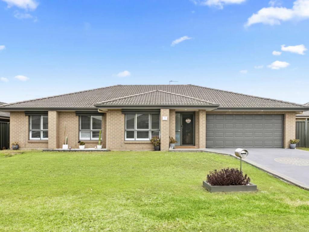 10 Hepburn Cl, Rutherford, NSW 2320