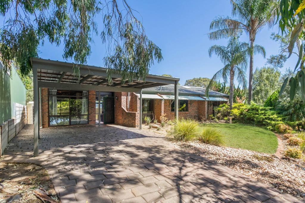 21 Woodlea Dr, Aberfoyle Park, SA 5159