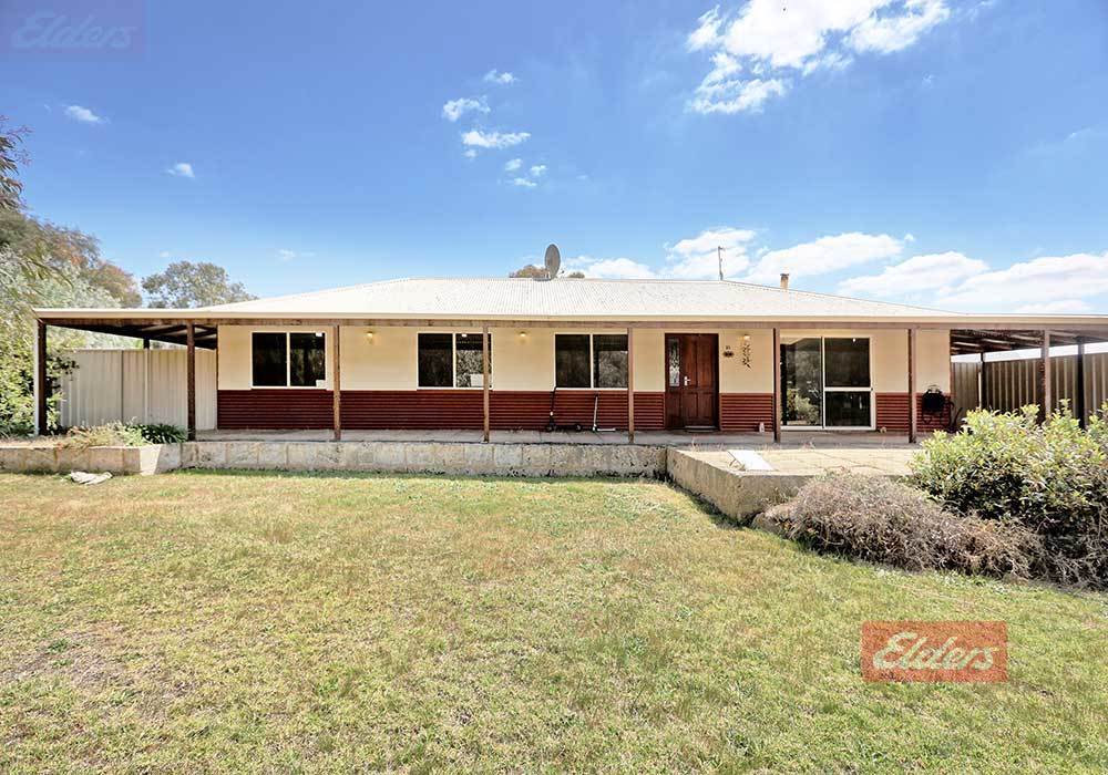 10 Cheetaning St, Wandering, WA 6308
