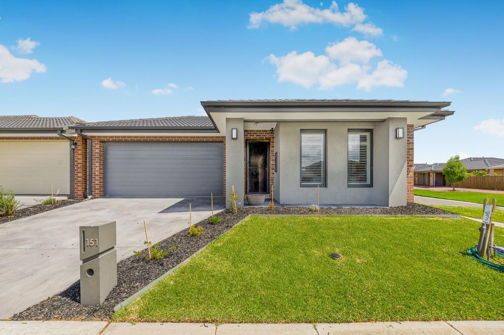 151 Thoroughbred Dr, Clyde North, VIC 3978