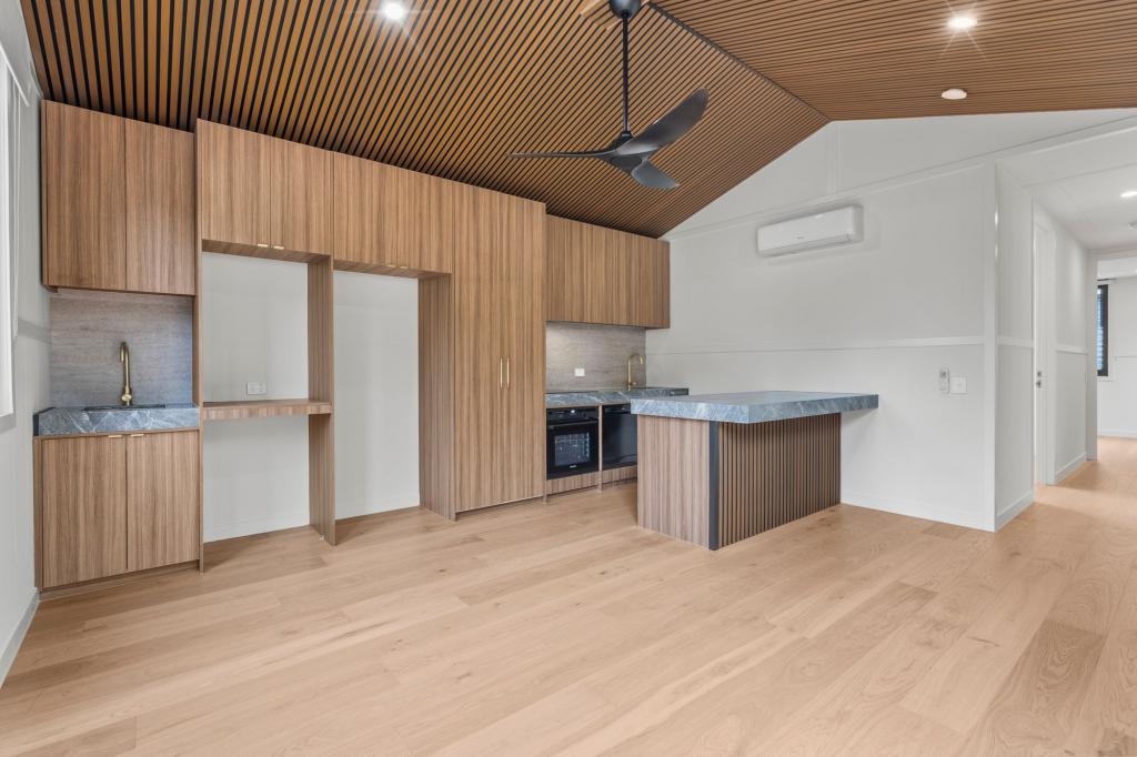 2a/1 Duice Ct, Oxenford, QLD 4210