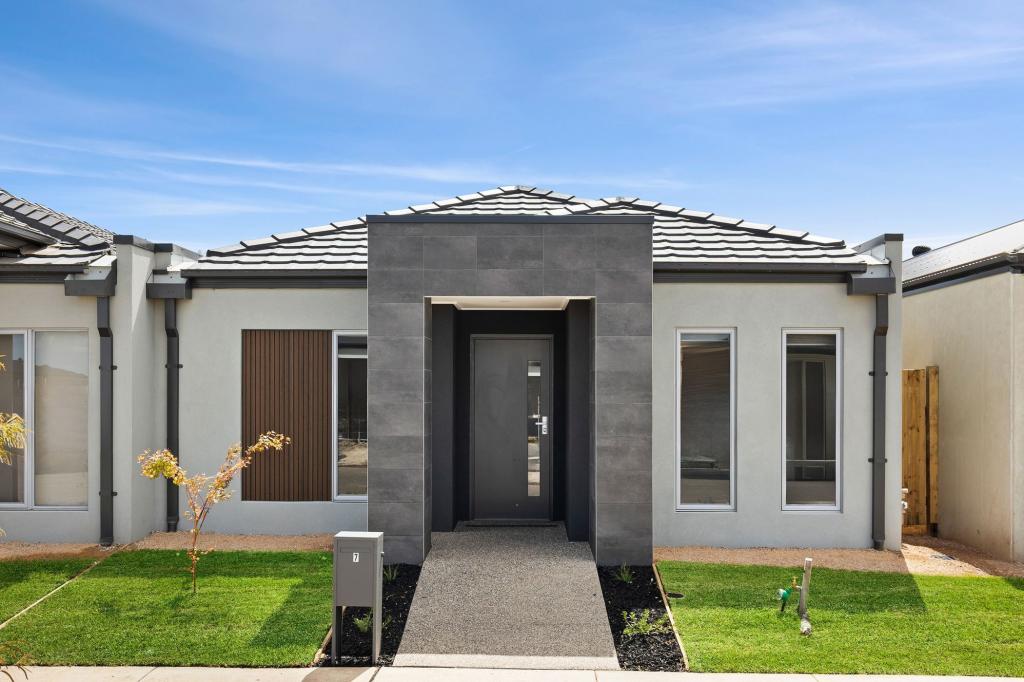 7 LOQUAT ST, LARA, VIC 3212