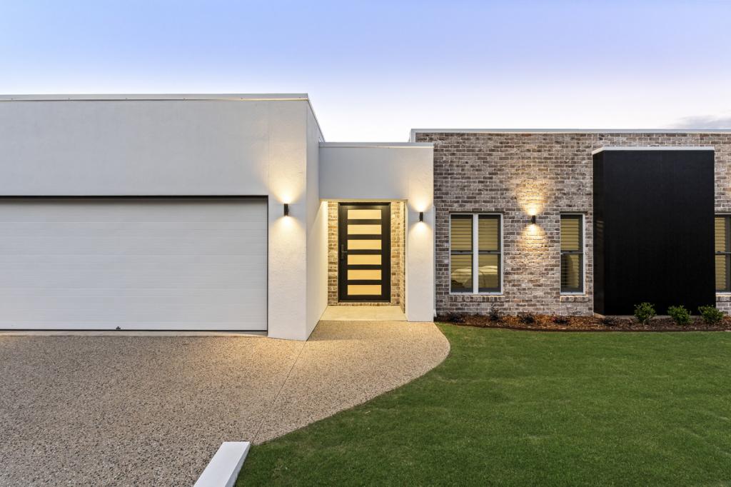 92 Reis Rd, Highfields, QLD 4352