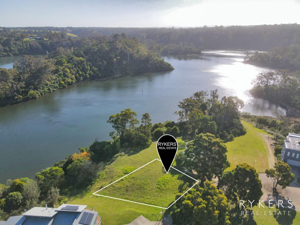 28 Tarra Dr, Lakes Entrance, VIC 3909