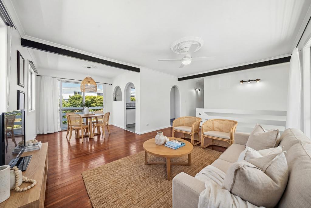 18 Mentone Ave, Bundall, QLD 4217