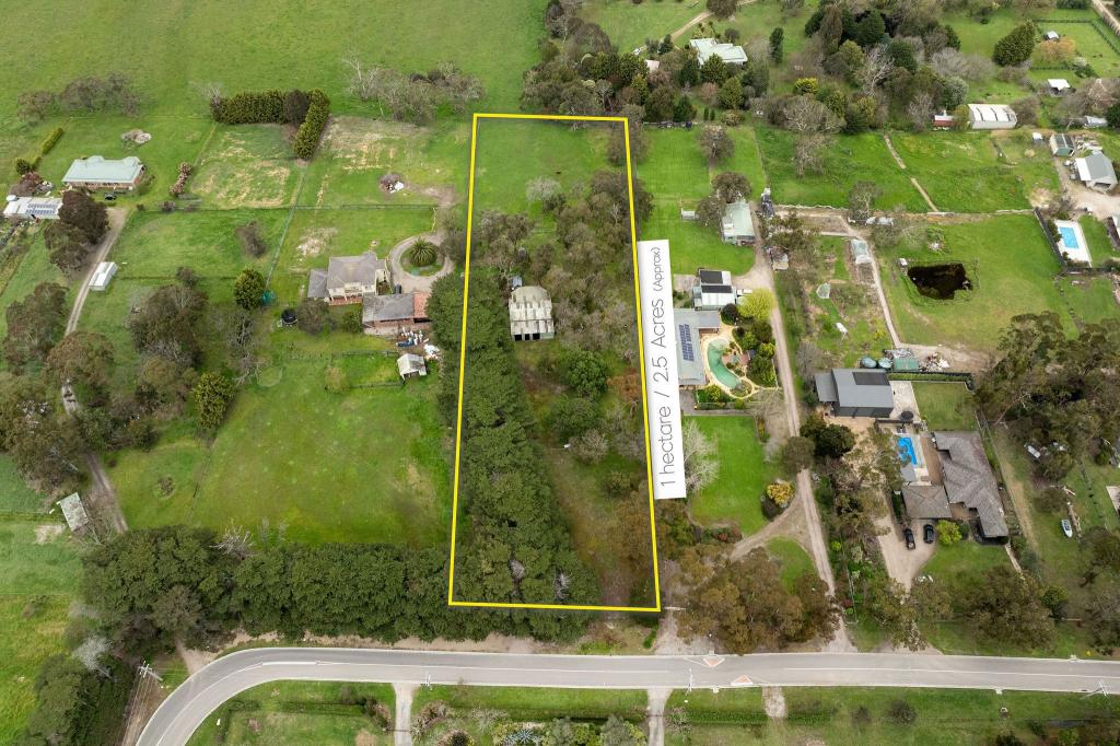 82 BARRETTS RD, LANGWARRIN SOUTH, VIC 3911