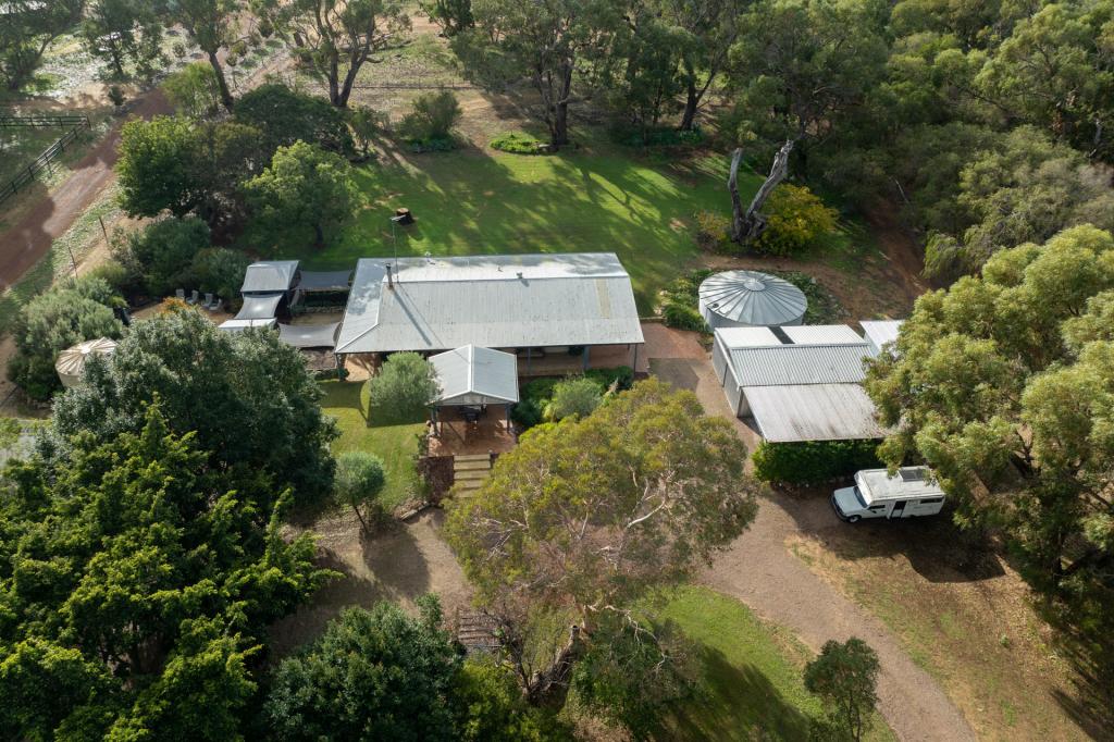 136 Clifton Downs Rd, Herron, WA 6211