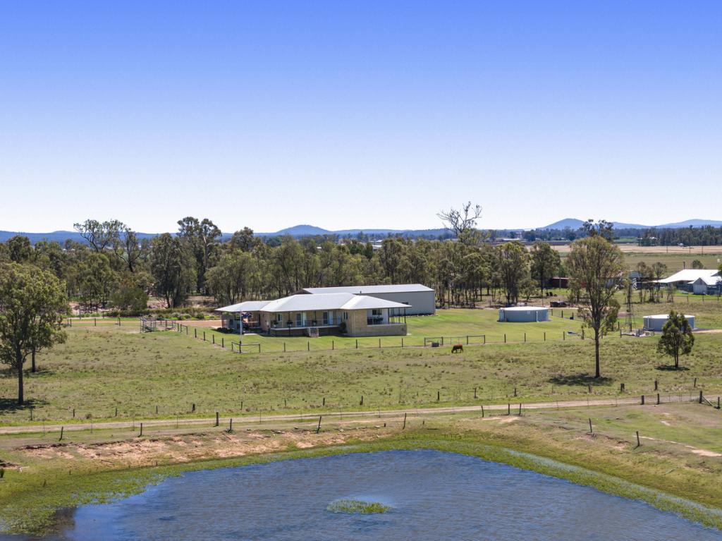 2 Fielding Rd, College View, QLD 4343