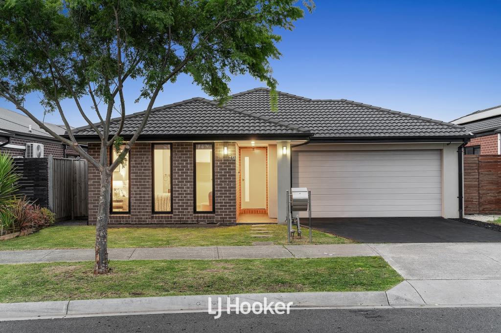 19 KALBIAN DR, CLYDE NORTH, VIC 3978