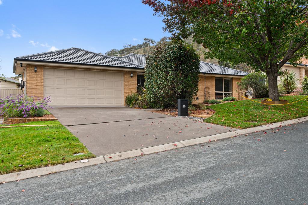 30 Alison Ashby Cres, Banks, ACT 2906