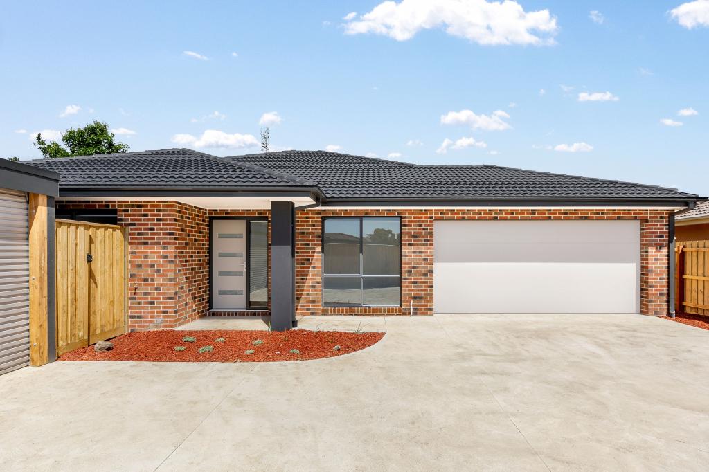 2/15 Conferta Ct, Cranbourne West, VIC 3977