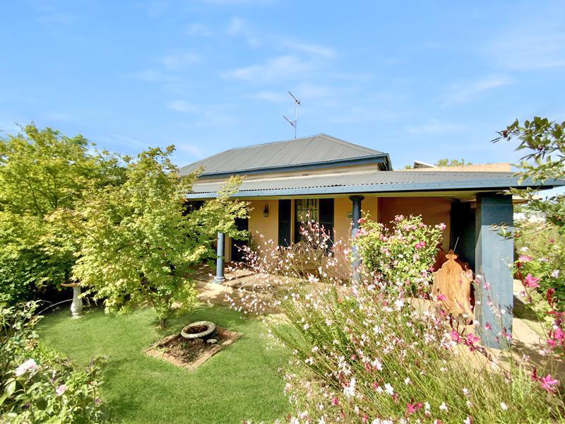 22 Battye St, Forbes, NSW 2871