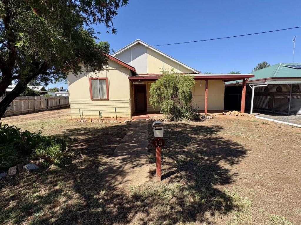 15 WARREN ST, NYNGAN, NSW 2825