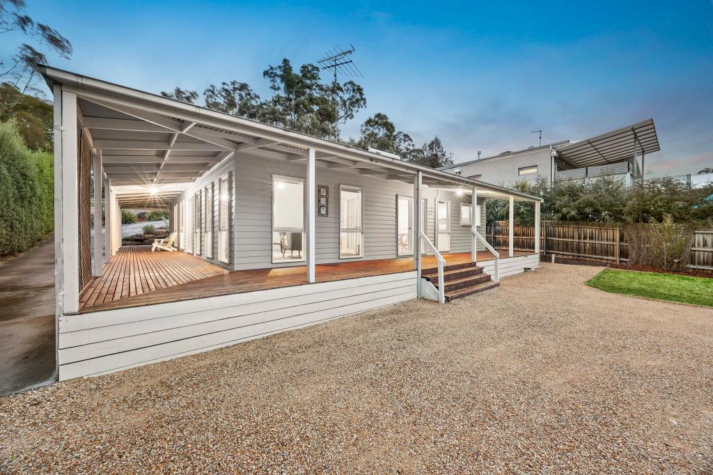 6 Haleys Gully Rd, Hurstbridge, VIC 3099