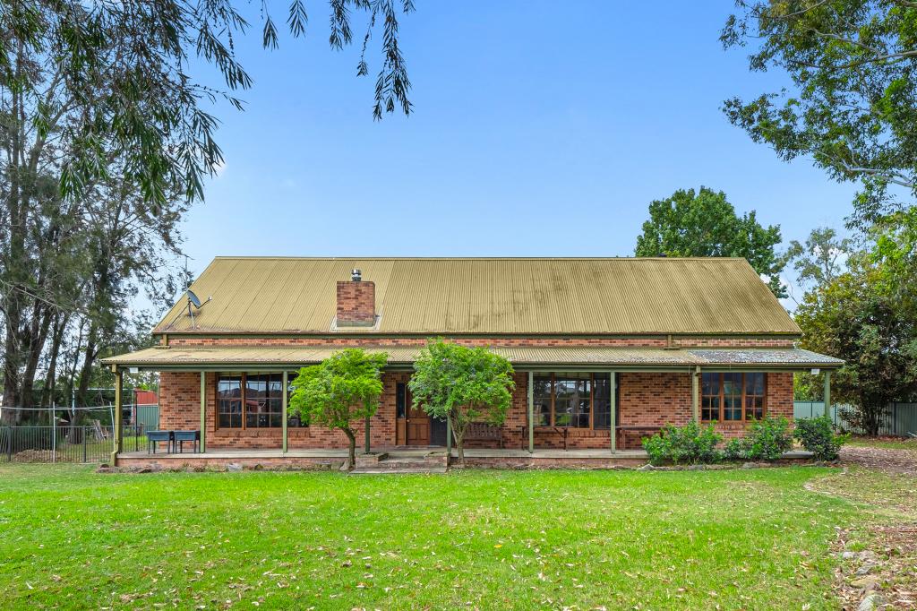 13 HAWKESBURY ST, PITT TOWN, NSW 2756