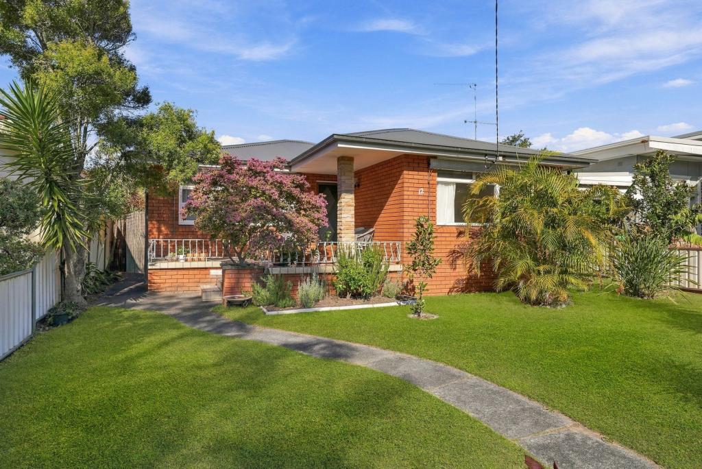 12 & 12A MELBOURNE AVE, UMINA BEACH, NSW 2257