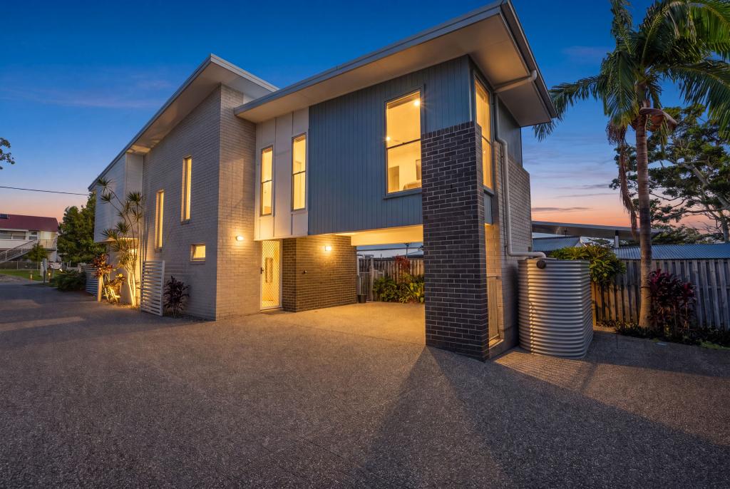 2/39 Gordon St, Labrador, QLD 4215
