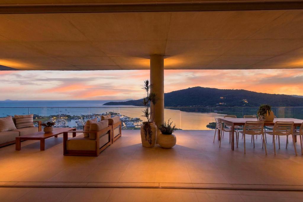 10 Bottletree Cl, Airlie Beach, QLD 4802