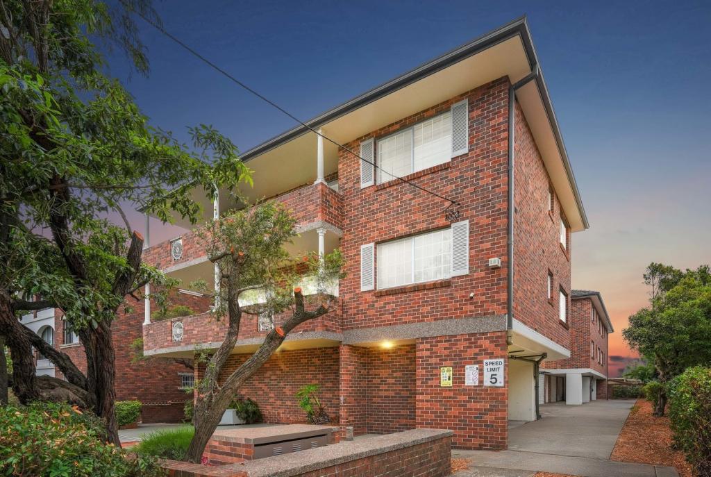 2/221-225 HALDON ST, LAKEMBA, NSW 2195