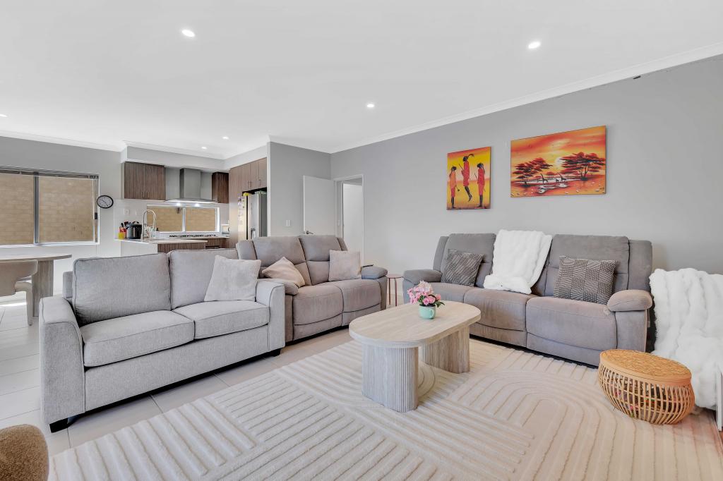 52 ADDINGTON LOOP, PIARA WATERS, WA 6112