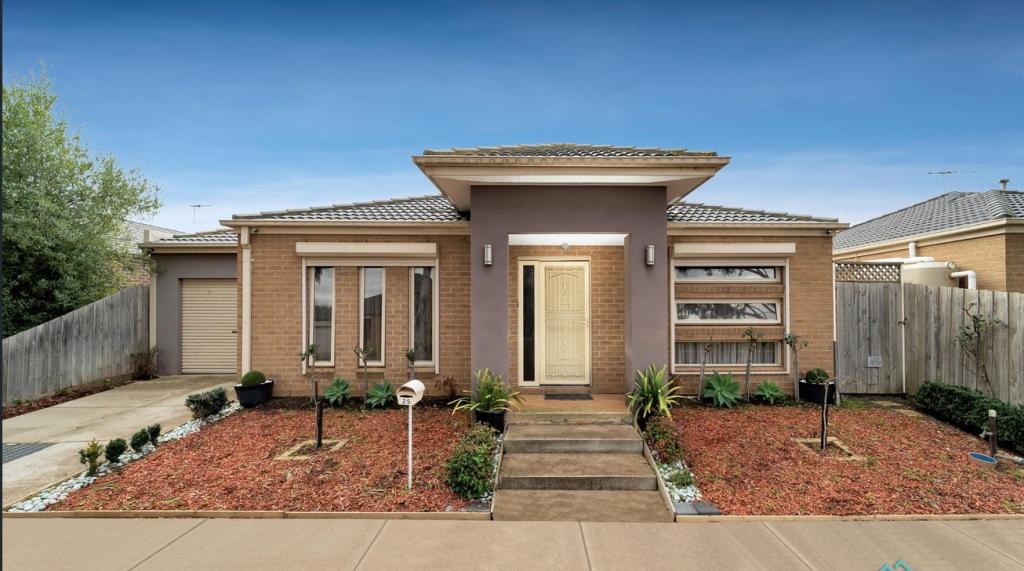 25 Equine Cct, Melton South, VIC 3338