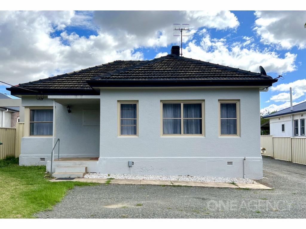 16 Adam St, Goulburn, NSW 2580