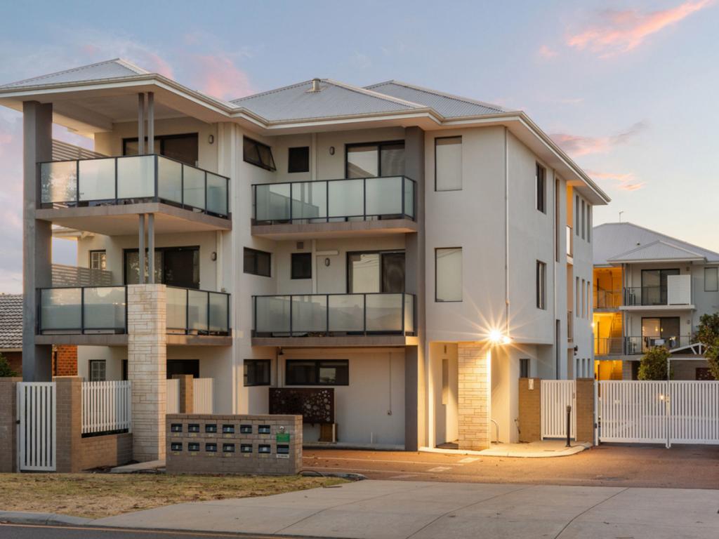 4/3 Beverley Rd, Cloverdale, WA 6105